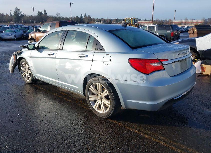 Photo 3 of 2013 Chrysler 200 TOURING (VIN 1C3CCBBB7DN593643)