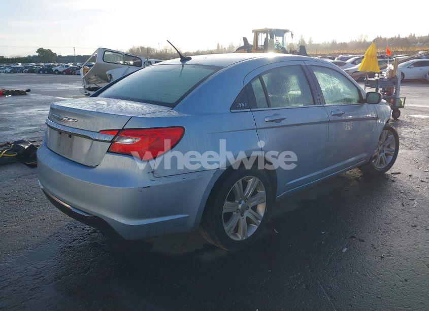 Photo 4 of 2013 Chrysler 200 TOURING (VIN 1C3CCBBB7DN593643)