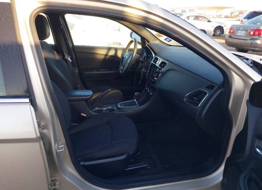 Photo 5 of 2013 Chrysler 200 TOURING (VIN 1C3CCBBB7DN694178)