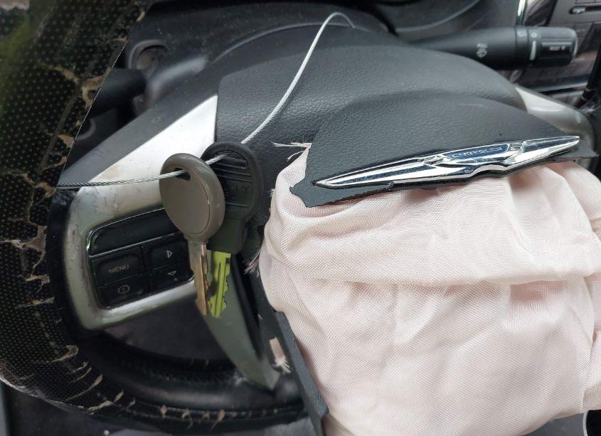 Photo 11 of 2013 Chrysler 200 TOURING (VIN 1C3CCBBB7DN695170)