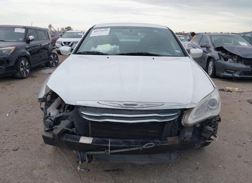 Photo 13 of 2013 Chrysler 200 TOURING (VIN 1C3CCBBB7DN695170)