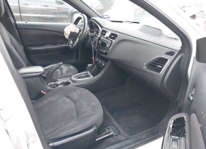 Photo 5 of 2013 Chrysler 200 TOURING (VIN 1C3CCBBB7DN695170)