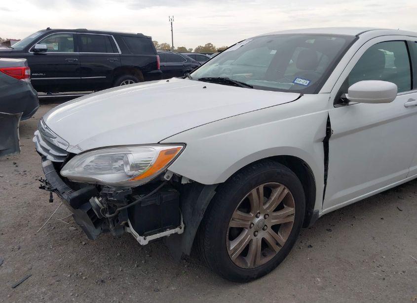 Photo 6 of 2013 Chrysler 200 TOURING (VIN 1C3CCBBB7DN695170)