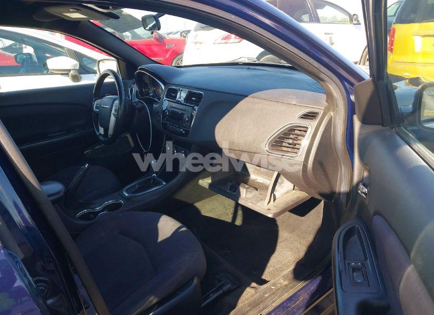 Photo 5 of 2013 Chrysler 200 TOURING (VIN 1C3CCBBB7DN732380)