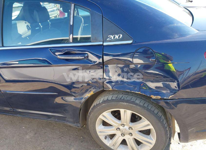 Photo 6 of 2013 Chrysler 200 TOURING (VIN 1C3CCBBB7DN732380)