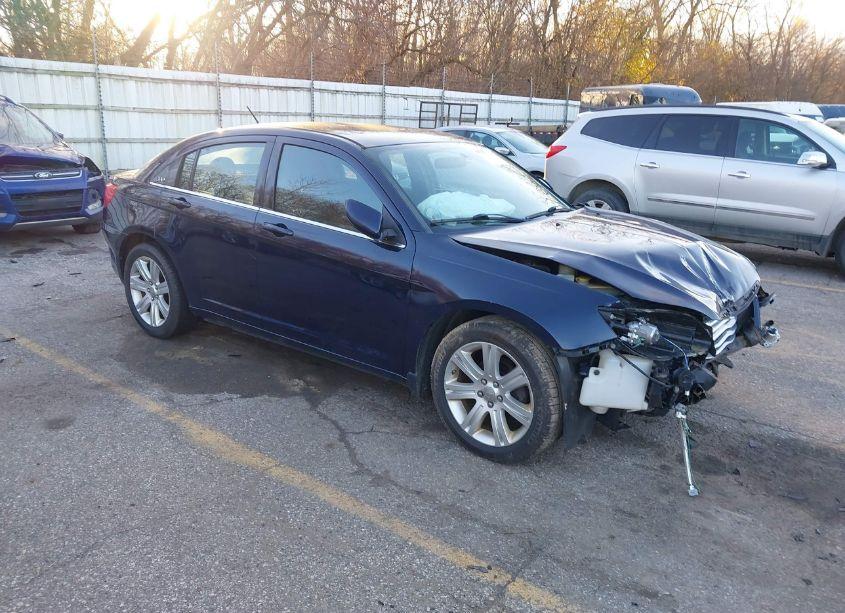 2013 Chrysler 200 TOURING (VIN 1C3CCBBB7DN735795) main photo