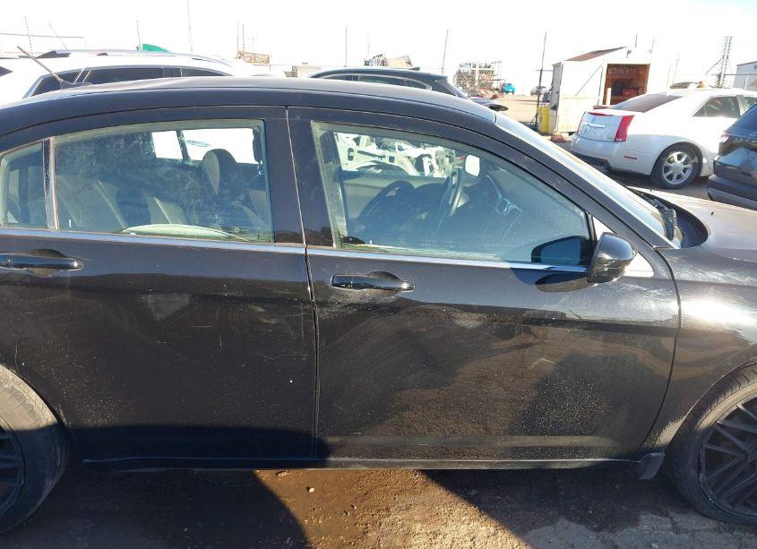 Photo 13 of 2014 Chrysler 200 TOURING (VIN 1C3CCBBB7EN183748)