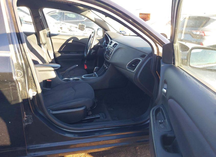 Photo 5 of 2014 Chrysler 200 TOURING (VIN 1C3CCBBB7EN183748)