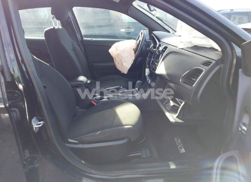 Photo 5 of 2012 Chrysler 200 TOURING (VIN 1C3CCBBB8CN135768)