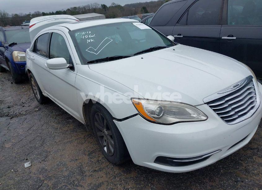2012 Chrysler 200 TOURING (VIN 1C3CCBBB8CN180676) main photo