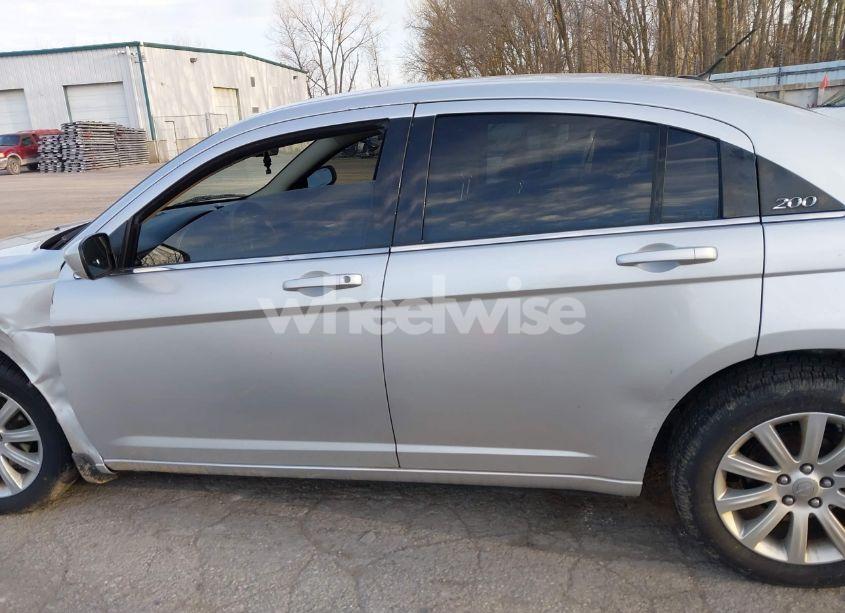 Photo 14 of 2012 Chrysler 200 TOURING (VIN 1C3CCBBB8CN210825)