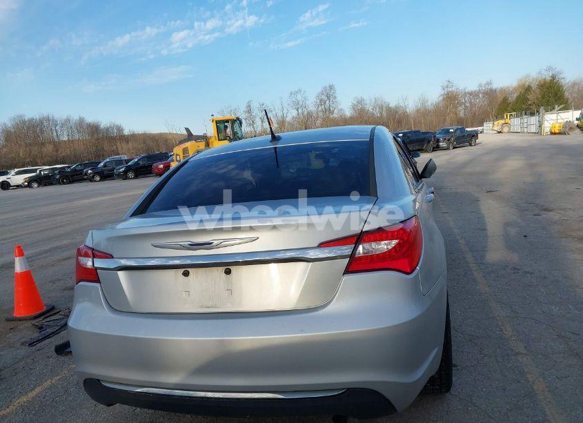 Photo 16 of 2012 Chrysler 200 TOURING (VIN 1C3CCBBB8CN210825)