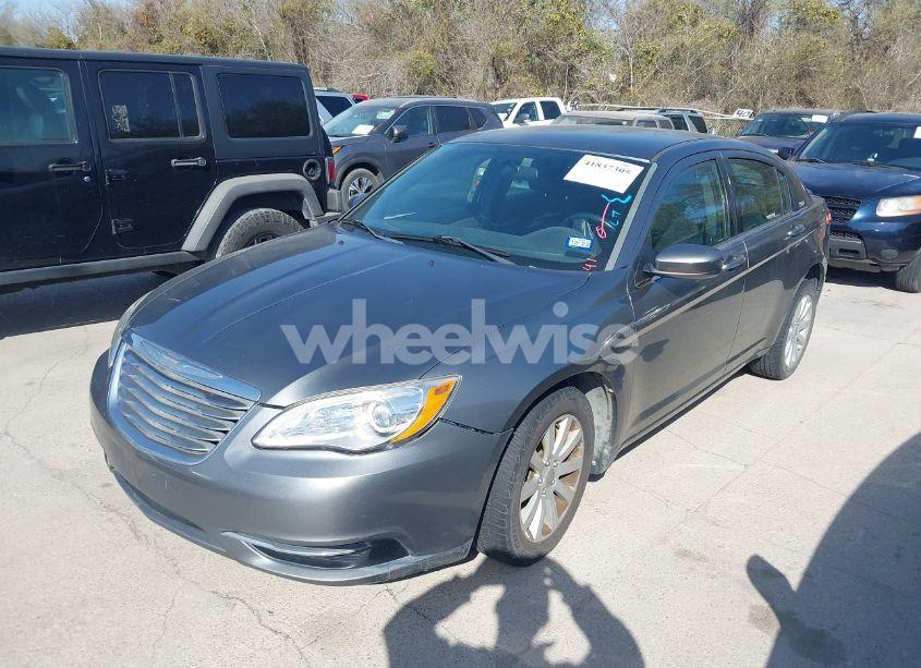 Photo 2 of 2013 Chrysler 200 TOURING (VIN 1C3CCBBB8DN525304)