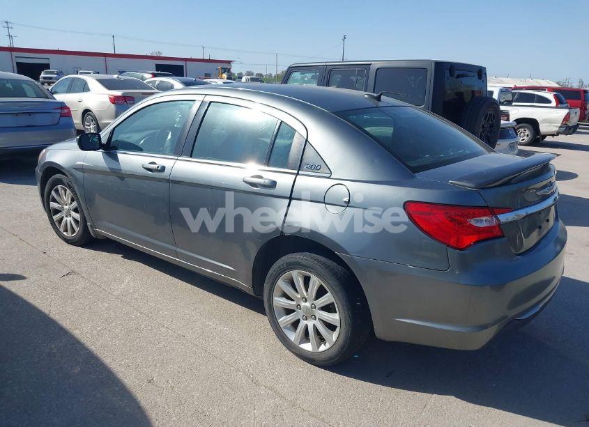 Photo 3 of 2013 Chrysler 200 TOURING (VIN 1C3CCBBB8DN525304)