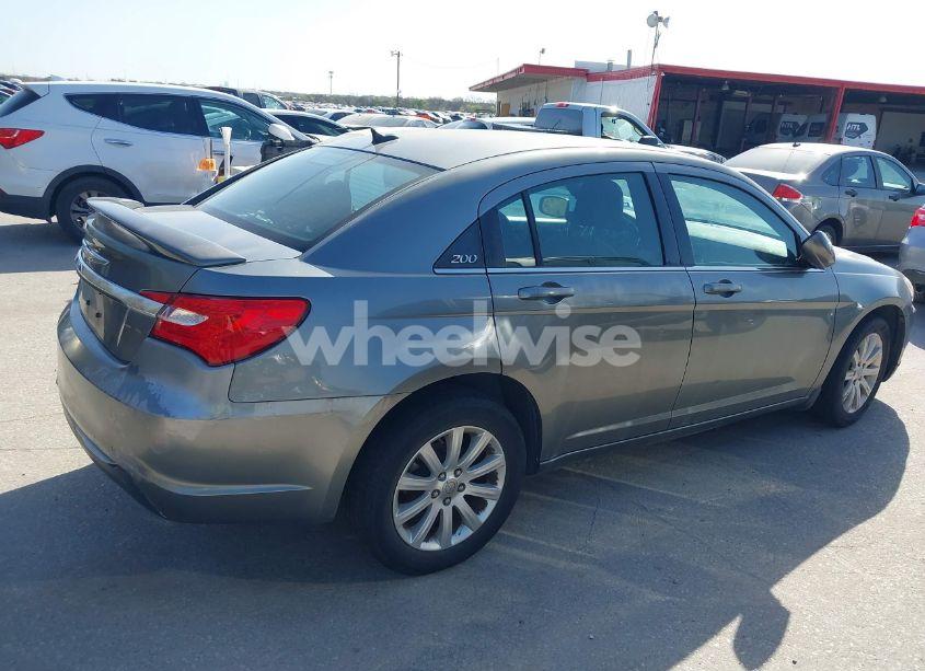 Photo 4 of 2013 Chrysler 200 TOURING (VIN 1C3CCBBB8DN525304)