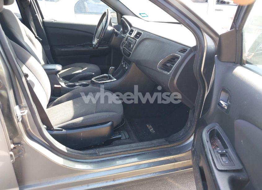 Photo 5 of 2013 Chrysler 200 TOURING (VIN 1C3CCBBB8DN525304)