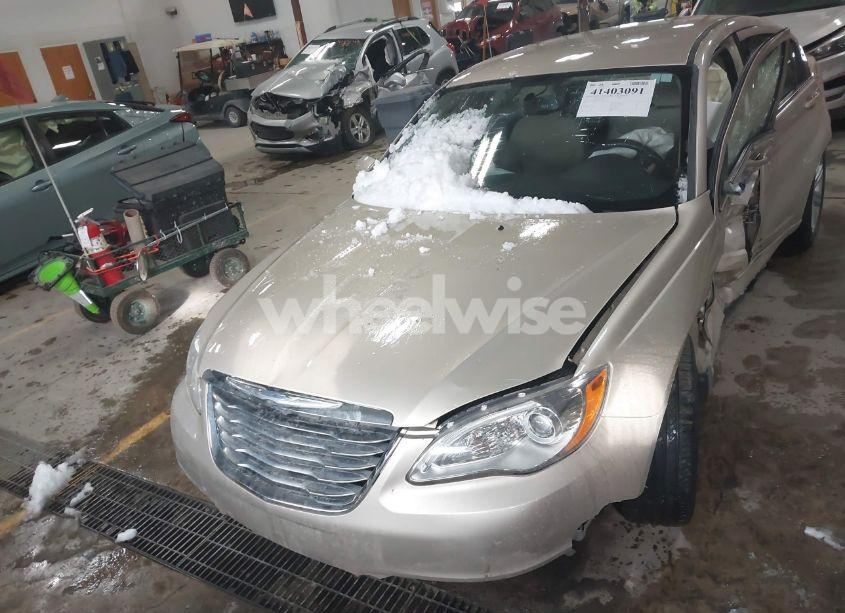 Photo 12 of 2013 Chrysler 200 TOURING (VIN 1C3CCBBB8DN586782)