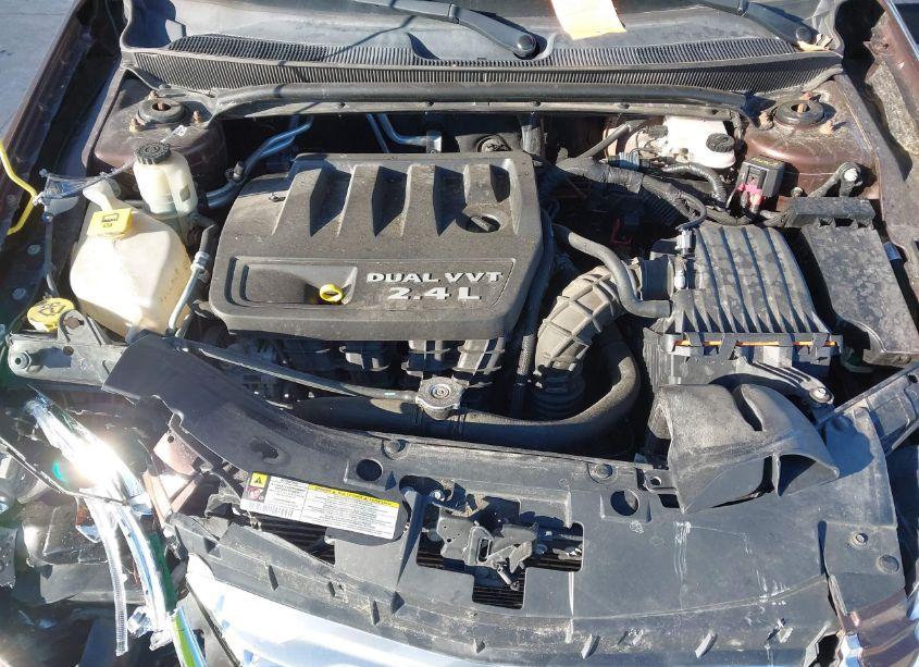 Photo 10 of 2013 Chrysler 200 TOURING (VIN 1C3CCBBB8DN617223)