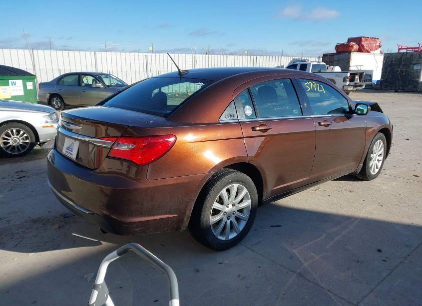 Photo 4 of 2013 Chrysler 200 TOURING (VIN 1C3CCBBB8DN617223)