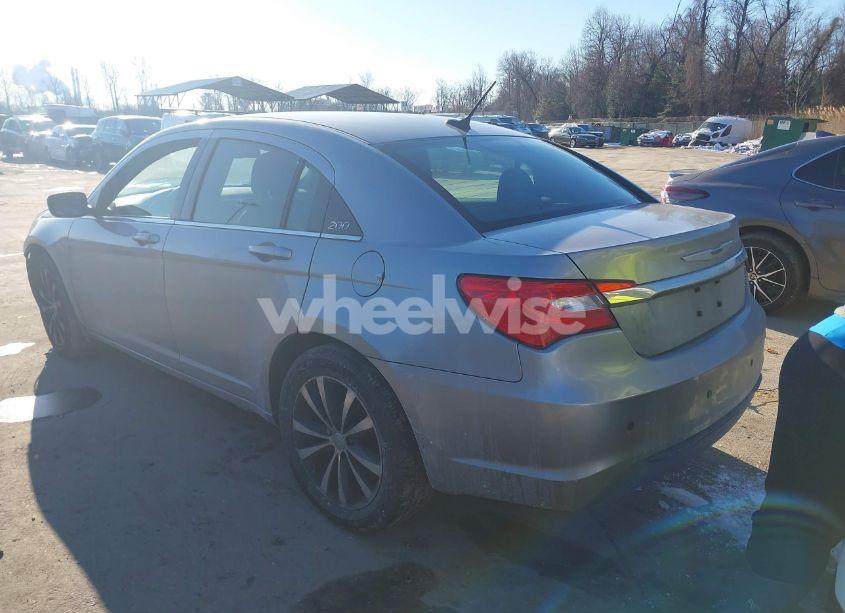 Photo 3 of 2013 Chrysler 200 TOURING (VIN 1C3CCBBB8DN636600)