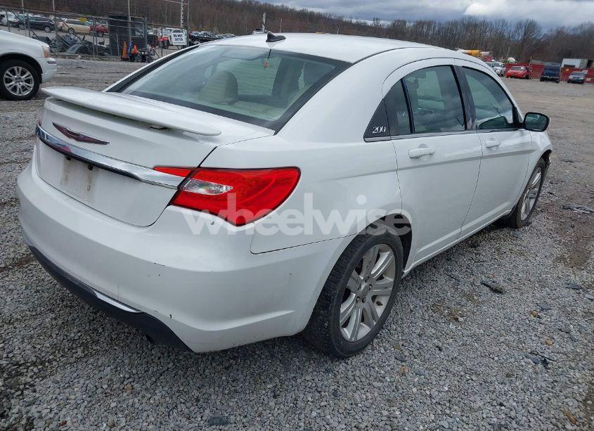 Photo 4 of 2013 Chrysler 200 TOURING (VIN 1C3CCBBB8DN701929)