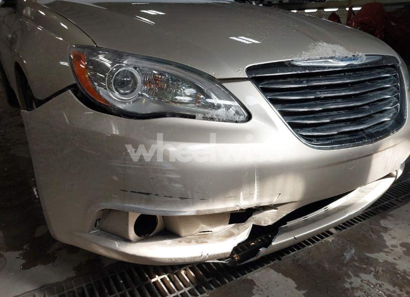 Photo 12 of 2014 Chrysler 200 TOURING (VIN 1C3CCBBB8EN107990)