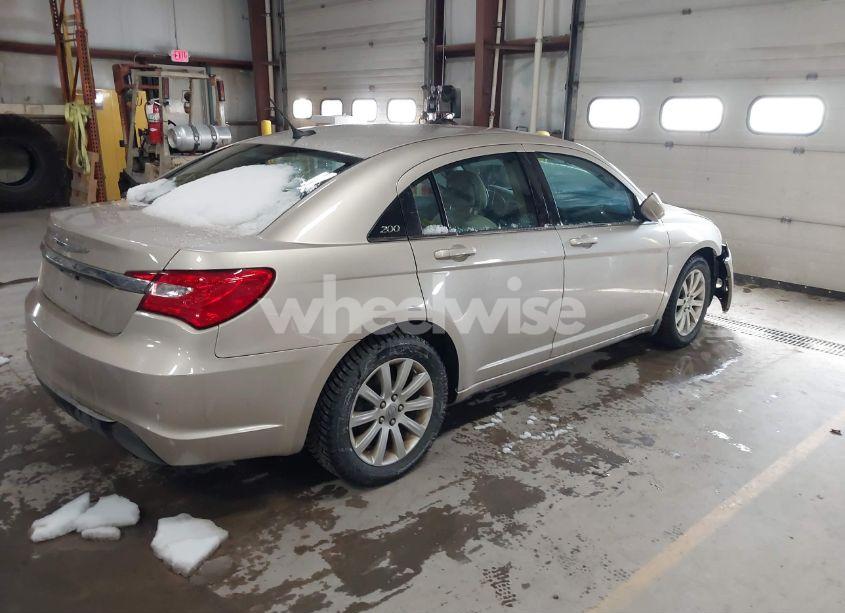Photo 4 of 2014 Chrysler 200 TOURING (VIN 1C3CCBBB8EN107990)