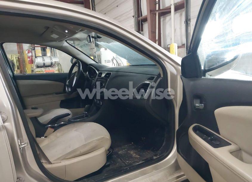 Photo 5 of 2014 Chrysler 200 TOURING (VIN 1C3CCBBB8EN107990)