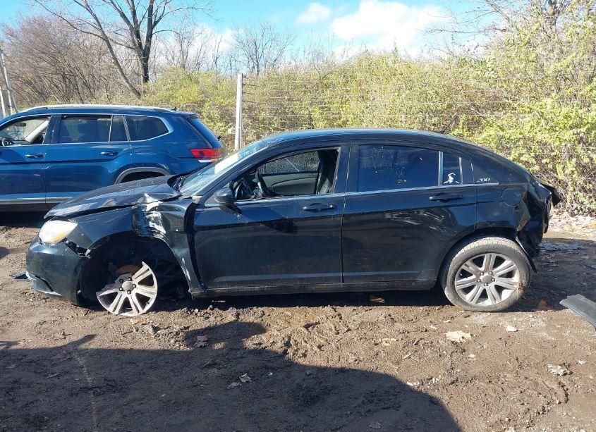 Photo 15 of 2014 Chrysler 200 TOURING (VIN 1C3CCBBB8EN119007)