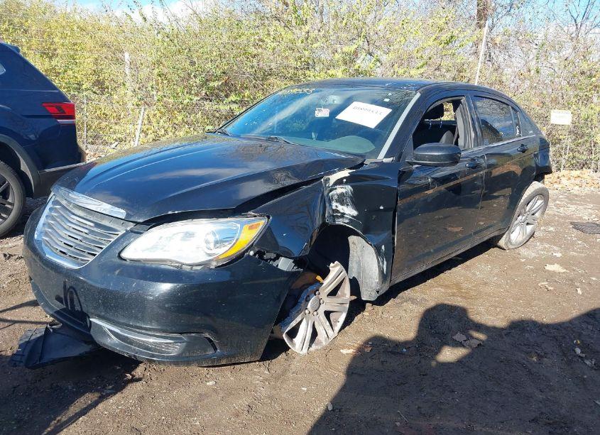 Photo 2 of 2014 Chrysler 200 TOURING (VIN 1C3CCBBB8EN119007)