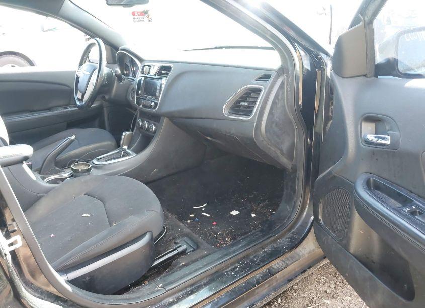 Photo 5 of 2014 Chrysler 200 TOURING (VIN 1C3CCBBB8EN119007)