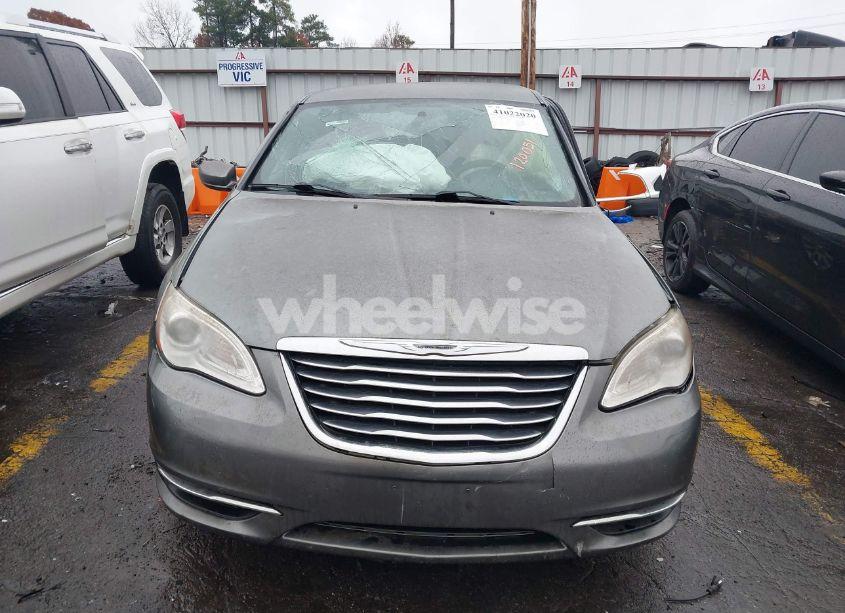 Photo 12 of 2012 Chrysler 200 TOURING (VIN 1C3CCBBB9CN120051)