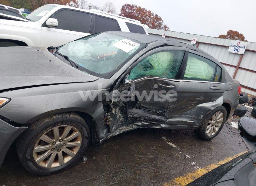 Photo 14 of 2012 Chrysler 200 TOURING (VIN 1C3CCBBB9CN120051)