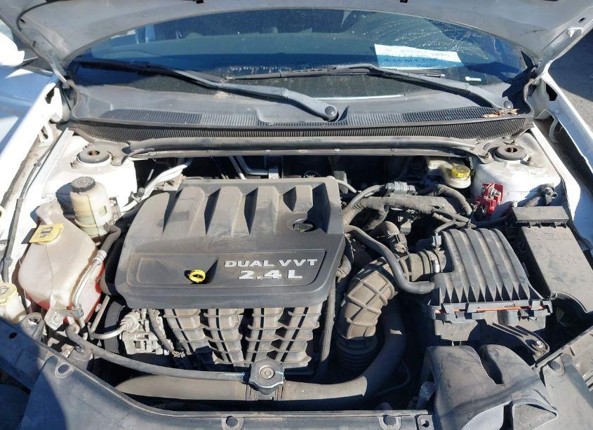 Photo 10 of 2012 Chrysler 200 TOURING (VIN 1C3CCBBB9CN172599)