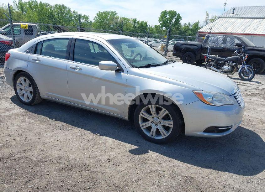 2012 Chrysler 200 TOURING (VIN 1C3CCBBB9CN176992) main photo