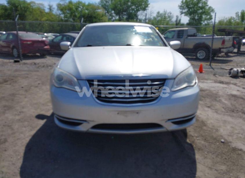 Photo 12 of 2012 Chrysler 200 TOURING (VIN 1C3CCBBB9CN176992)