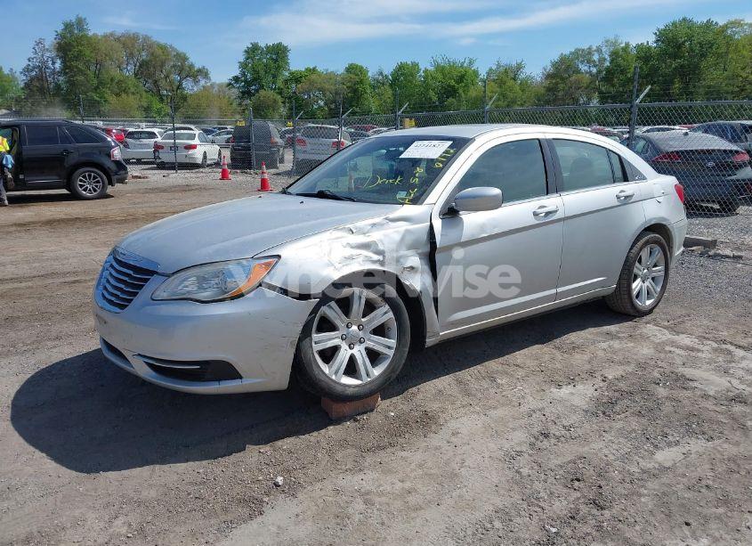 Photo 2 of 2012 Chrysler 200 TOURING (VIN 1C3CCBBB9CN176992)