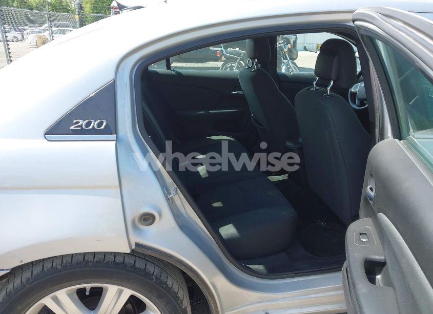 Photo 8 of 2012 Chrysler 200 TOURING (VIN 1C3CCBBB9CN176992)