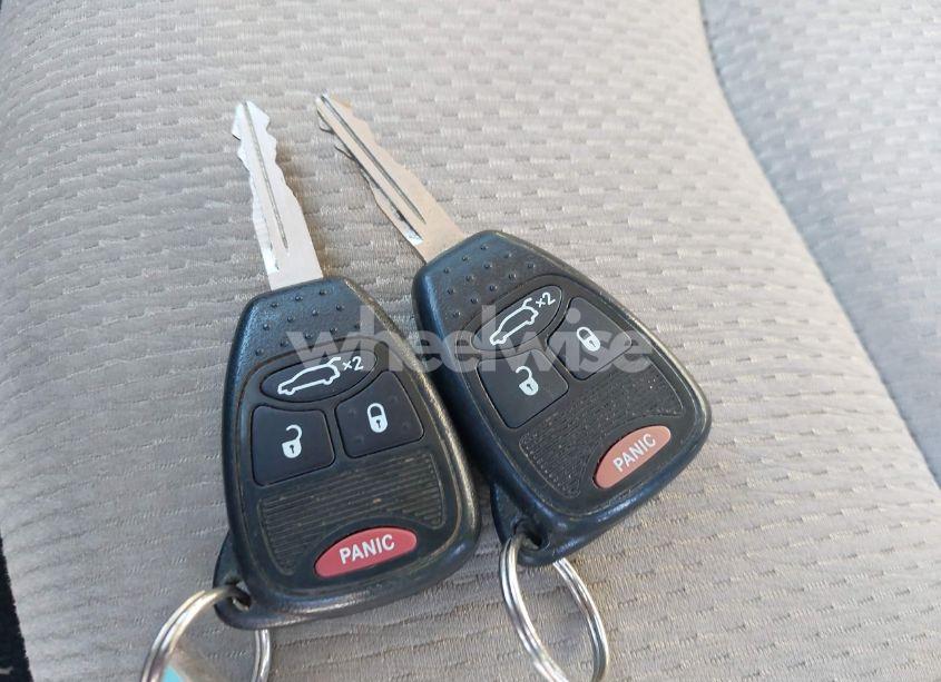 Photo 11 of 2012 Chrysler 200 TOURING (VIN 1C3CCBBB9CN236589)