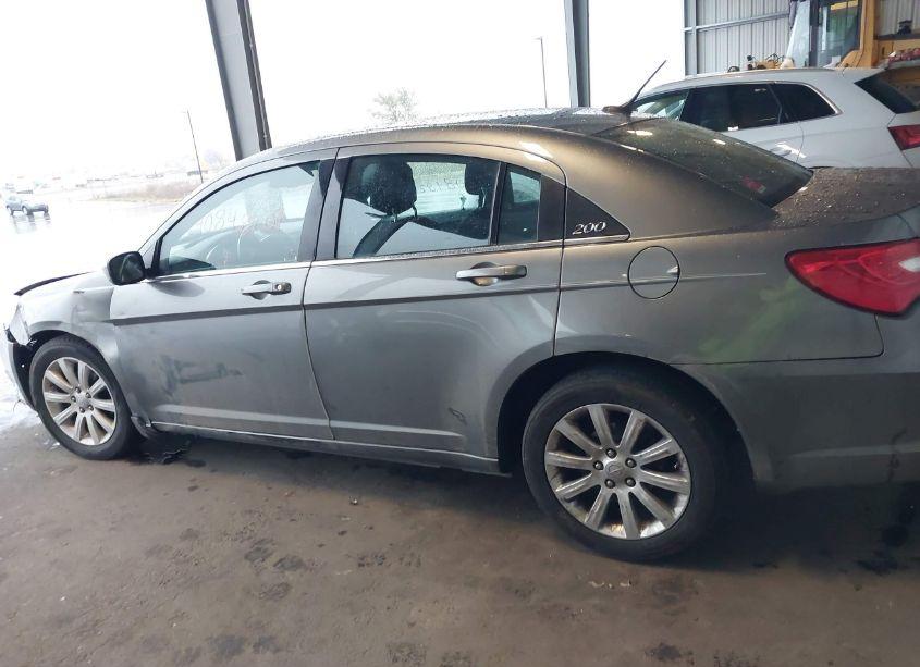 Photo 14 of 2012 Chrysler 200 TOURING (VIN 1C3CCBBB9CN257278)