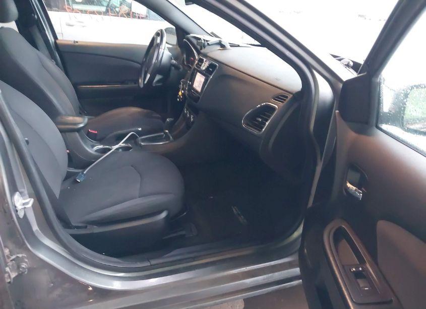 Photo 5 of 2012 Chrysler 200 TOURING (VIN 1C3CCBBB9CN257278)