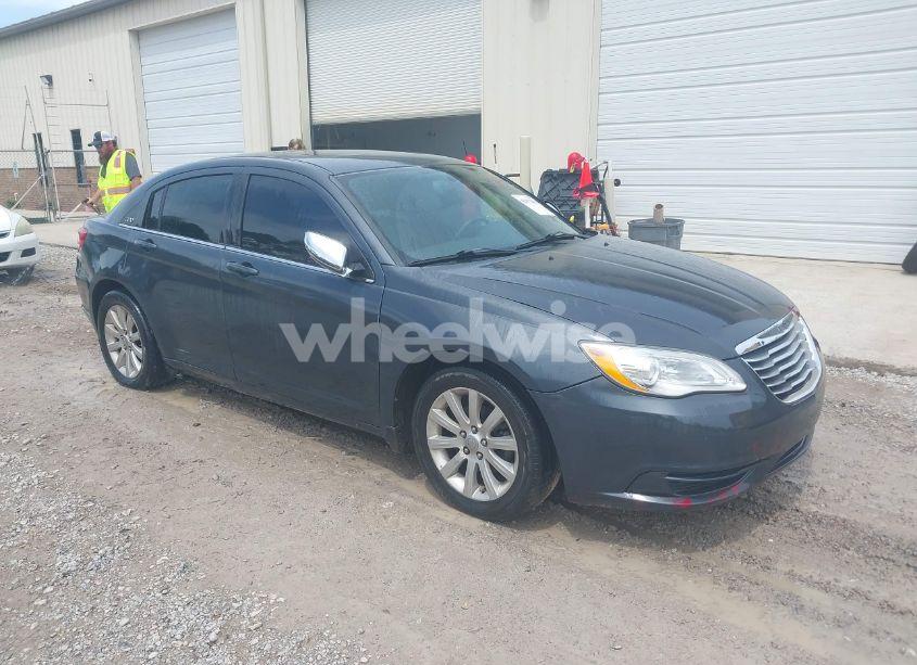 2012 Chrysler 200 TOURING (VIN 1C3CCBBB9CN302705) main photo