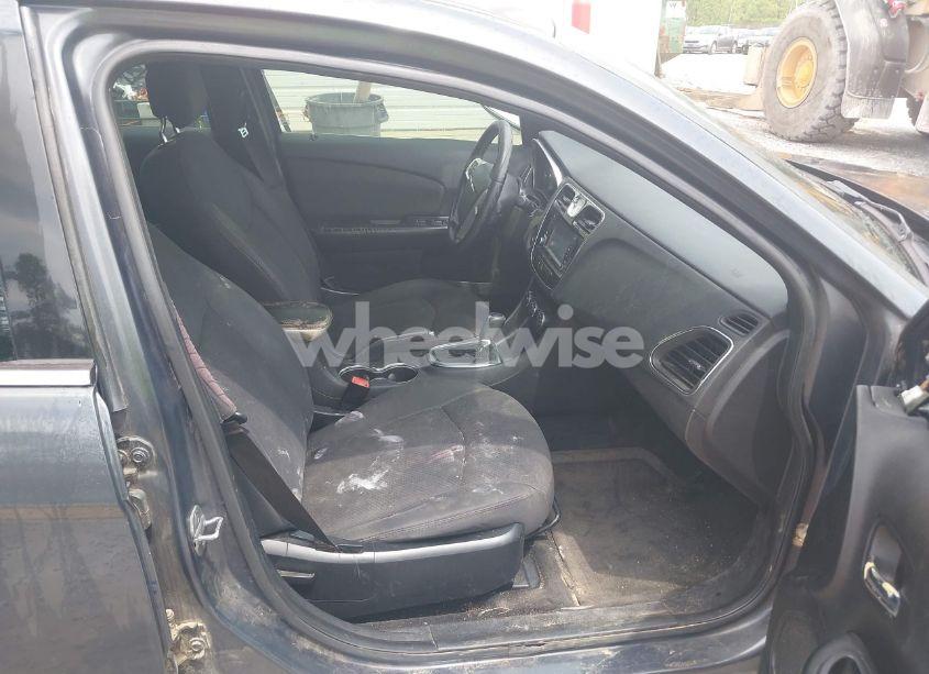 Photo 5 of 2012 Chrysler 200 TOURING (VIN 1C3CCBBB9CN302705)