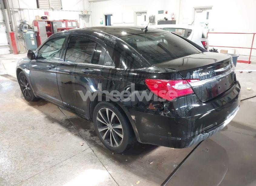 Photo 3 of 2013 Chrysler 200 TOURING (VIN 1C3CCBBB9DN584409)