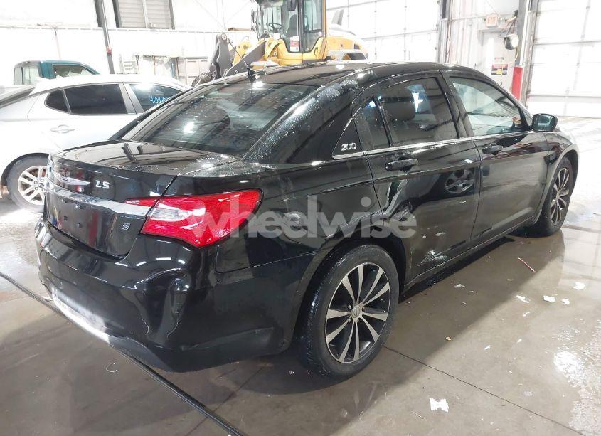 Photo 4 of 2013 Chrysler 200 TOURING (VIN 1C3CCBBB9DN584409)