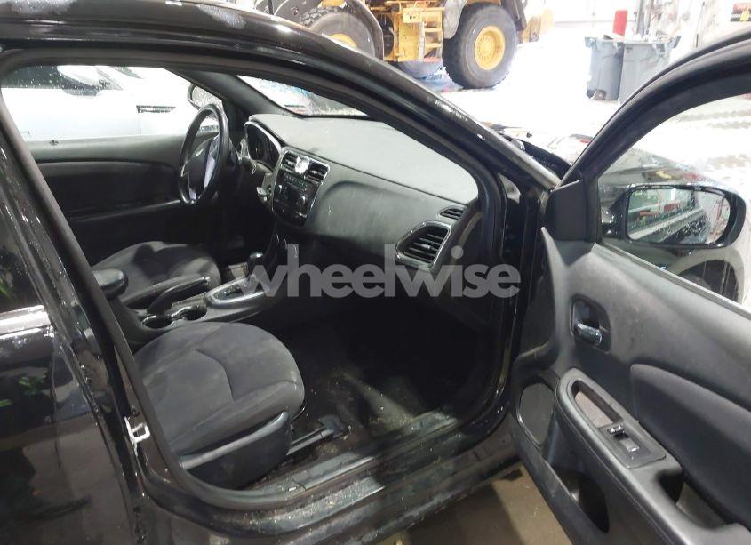 Photo 5 of 2013 Chrysler 200 TOURING (VIN 1C3CCBBB9DN584409)