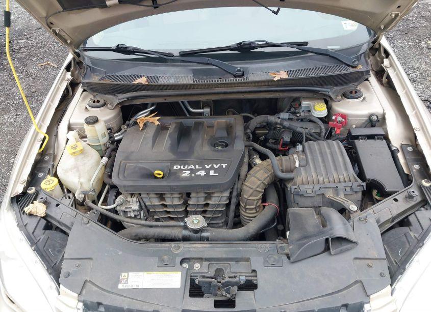 Photo 10 of 2013 Chrysler 200 TOURING (VIN 1C3CCBBB9DN593434)