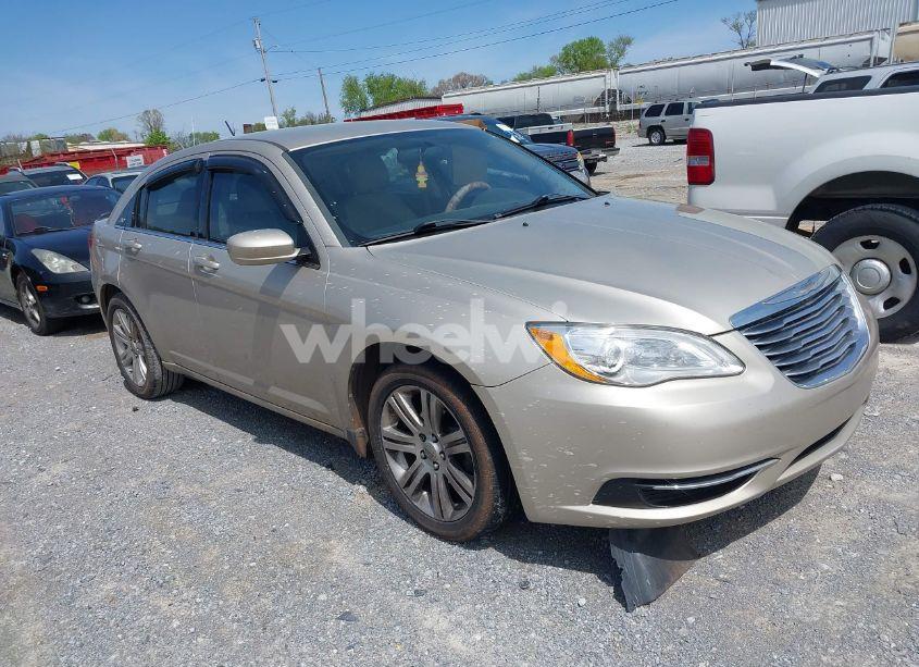 2013 Chrysler 200 TOURING (VIN 1C3CCBBB9DN632877) main photo