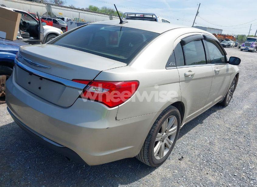 Photo 4 of 2013 Chrysler 200 TOURING (VIN 1C3CCBBB9DN632877)