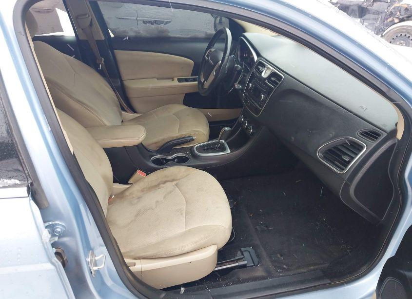 Photo 5 of 2013 Chrysler 200 TOURING (VIN 1C3CCBBB9DN679407)